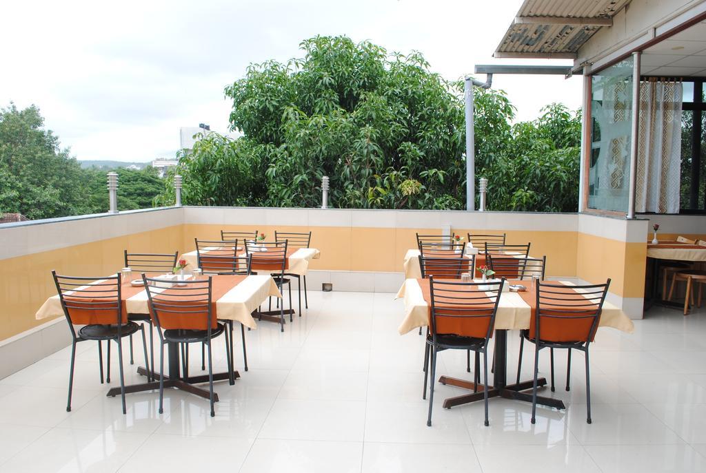 Hotel Swan Inn Pune Esterno foto