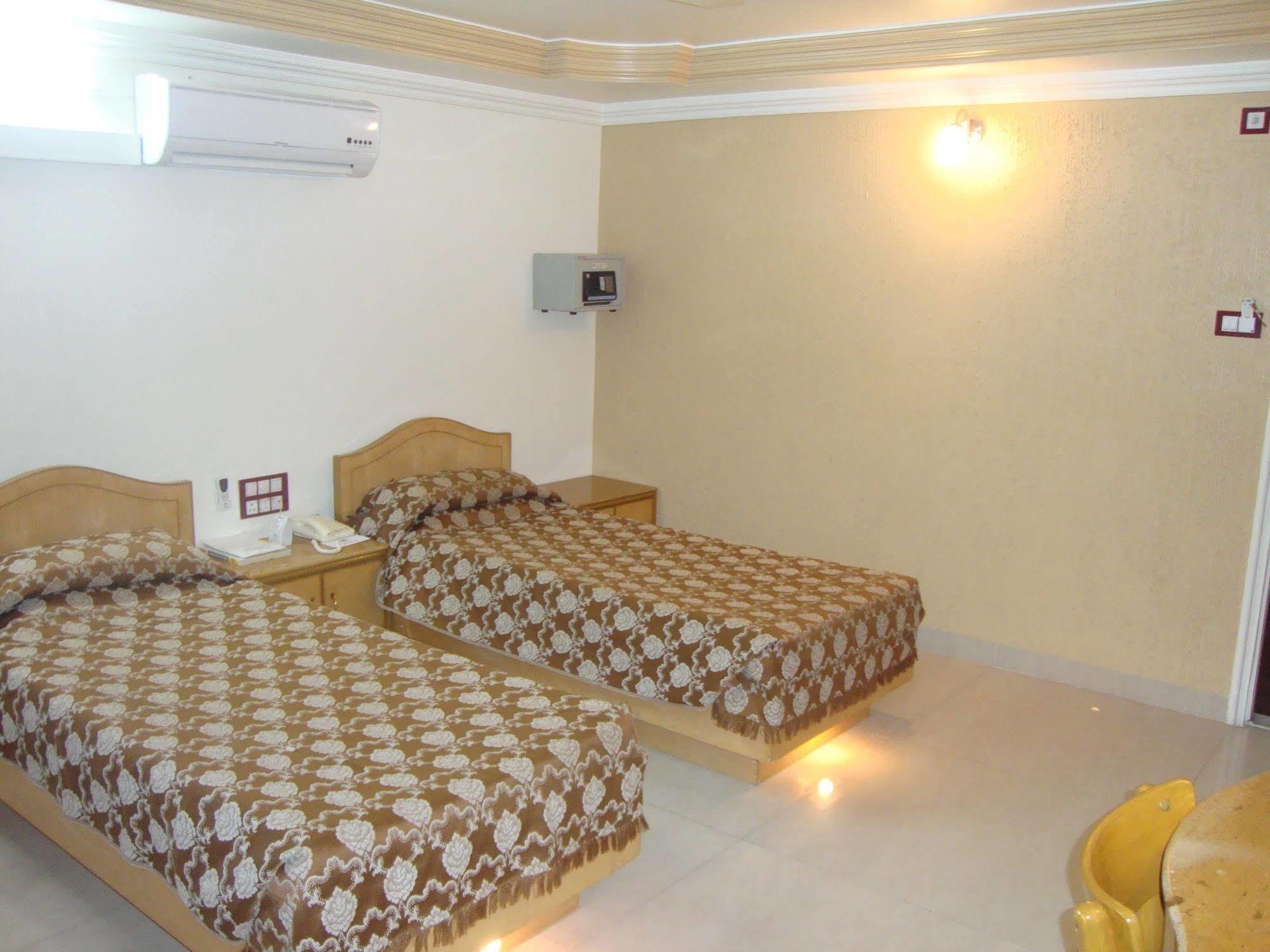 Hotel Swan Inn Pune Esterno foto