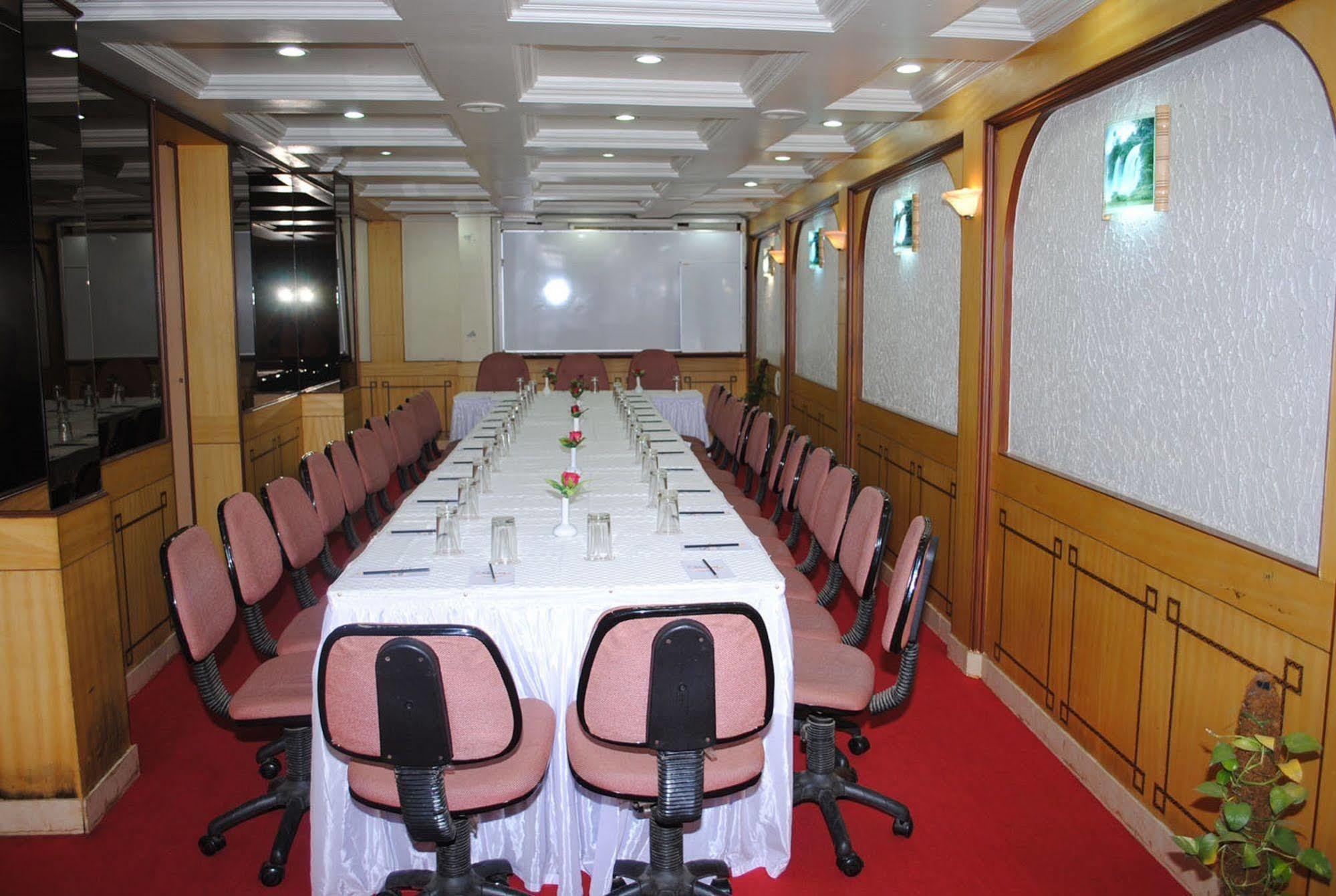 Hotel Swan Inn Pune Esterno foto